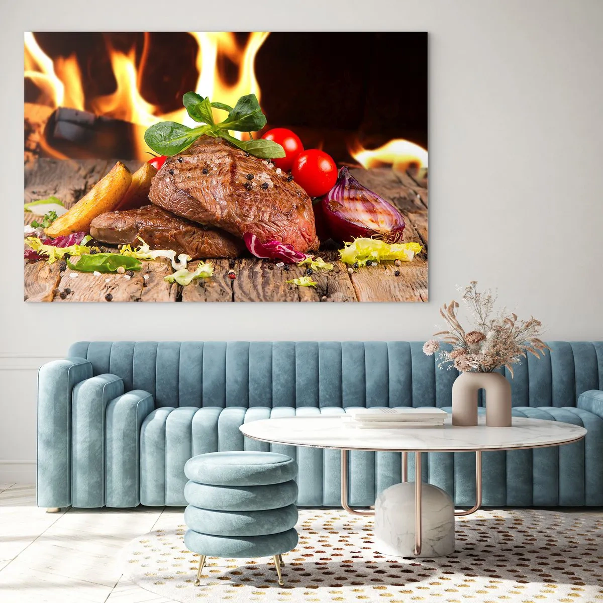 Impression sur verre - Image sur verre - Steak grillé avec légumes sur fond de flammes - 70x50cm - Ensorcelé par la braise - Décoration murale moderne pour le salon et la chambre ARTTOR