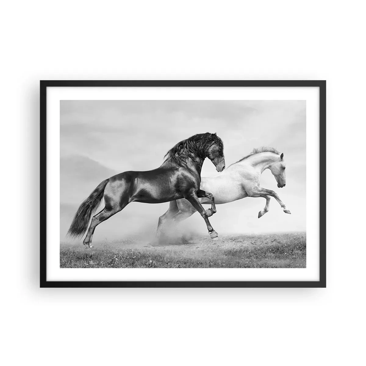 Affiche dans un cadre noir - Poster - Deux chevaux au galop dans une composition dynamique en noir et blanc - 70x50cm - Anges et démons - Décoration murale moderne pour le salon et la chambre ARTTOR