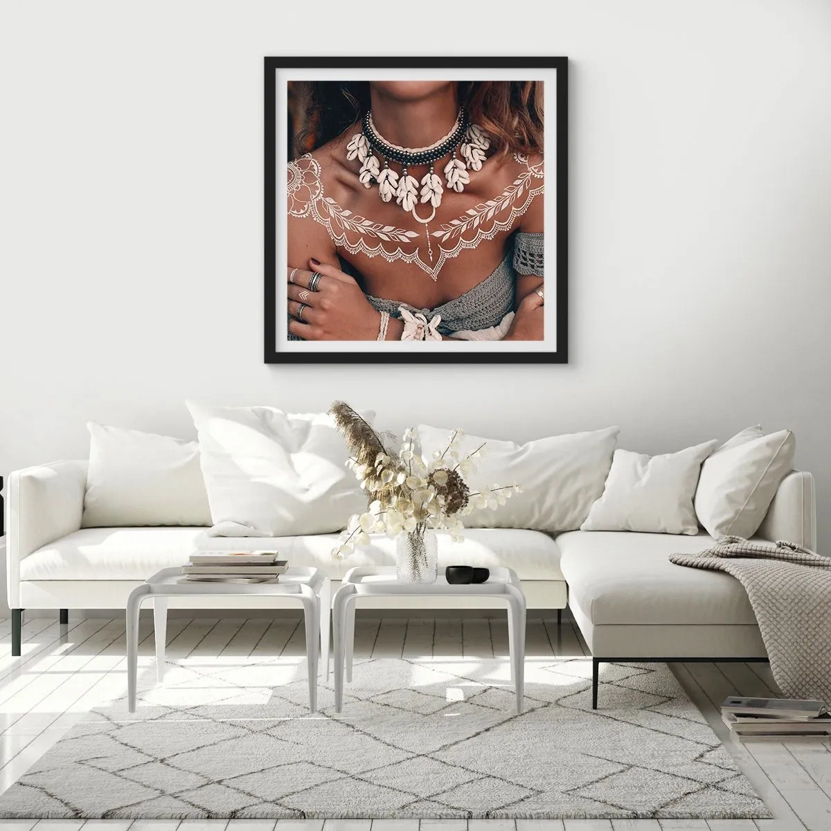 Affiche dans un cadre noir - Poster - Talismans, rituels de la féminité - 30x30 cm