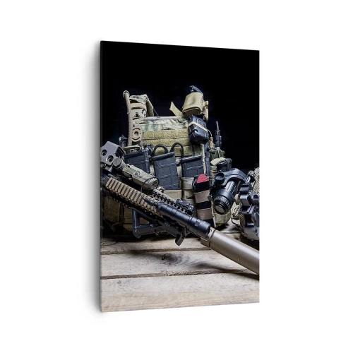 Impression sur toile - Image sur toile - Équipement tactique avec un fusil sur une table en bois - 80x120cm - Se reposer! - Décoration murale moderne pour le salon et la chambre ARTTOR