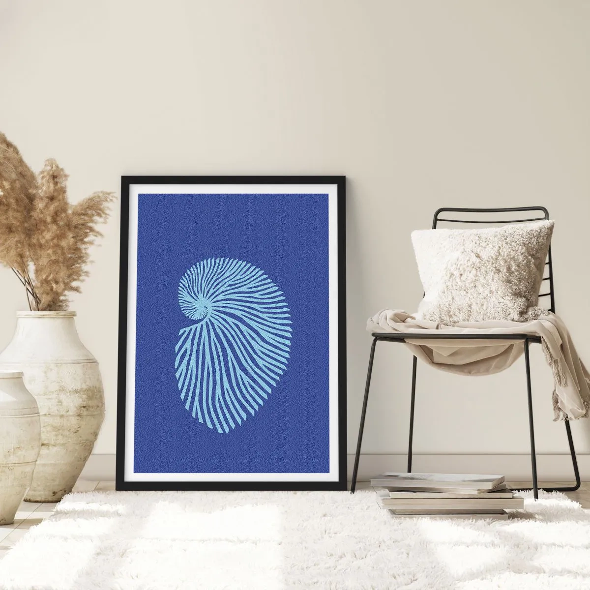 Affiche dans un cadre noir - Poster - La naissance de la coquille - 30x40 cm