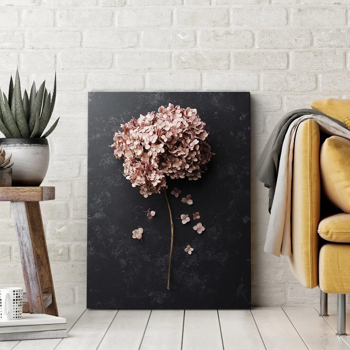 Impression sur toile - Image sur toile - Une délicate fleur d'hortensia sur un fond sombre - 50x70cm - Un signe vraiment romantique - Décoration murale moderne pour le salon et la chambre ARTTOR