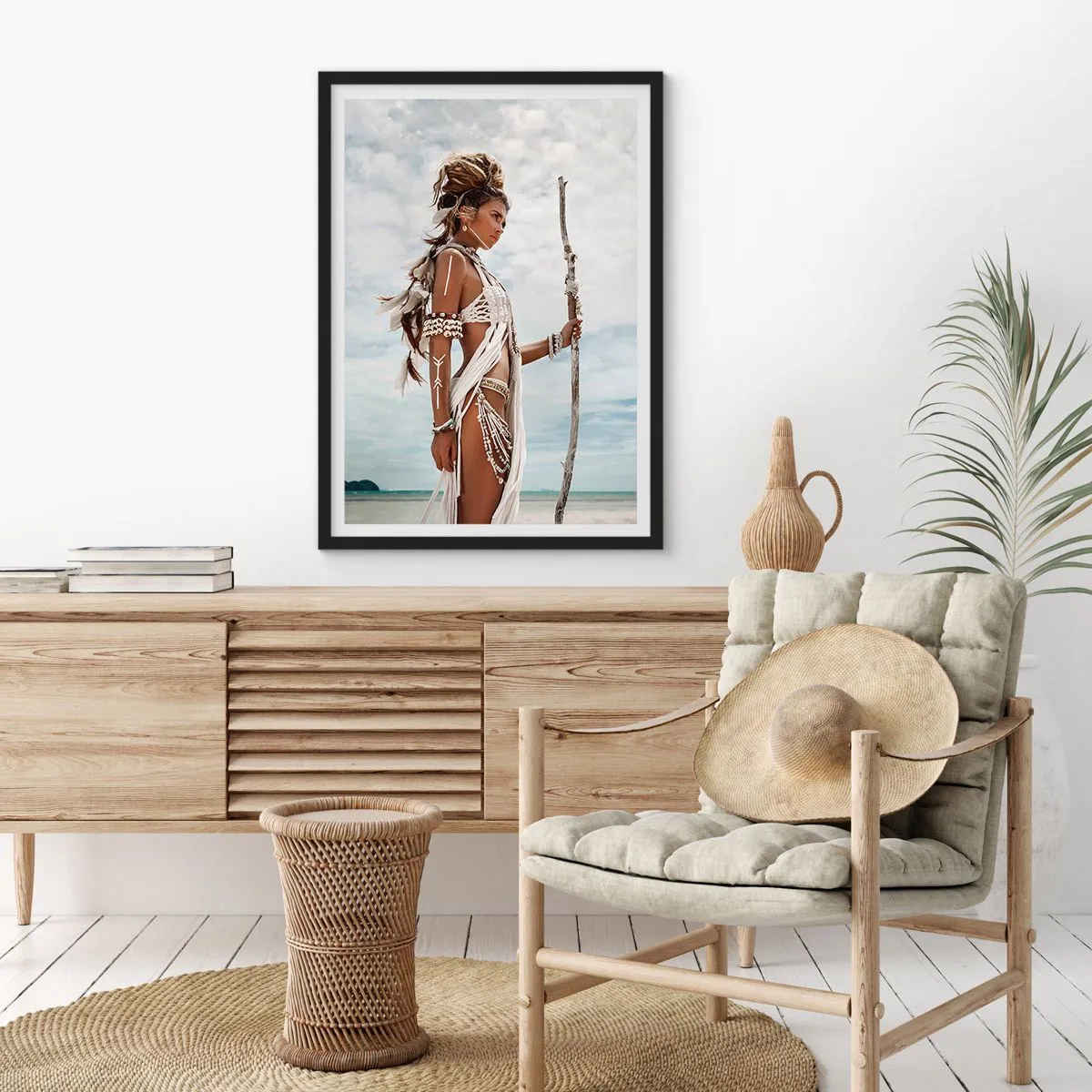 Affiche dans un cadre noir - Poster - Figure stylisée d'une femme dans un décor tropical - 50x70cm - Reine des tropiques - Décoration murale moderne pour le salon et la chambre ARTTOR