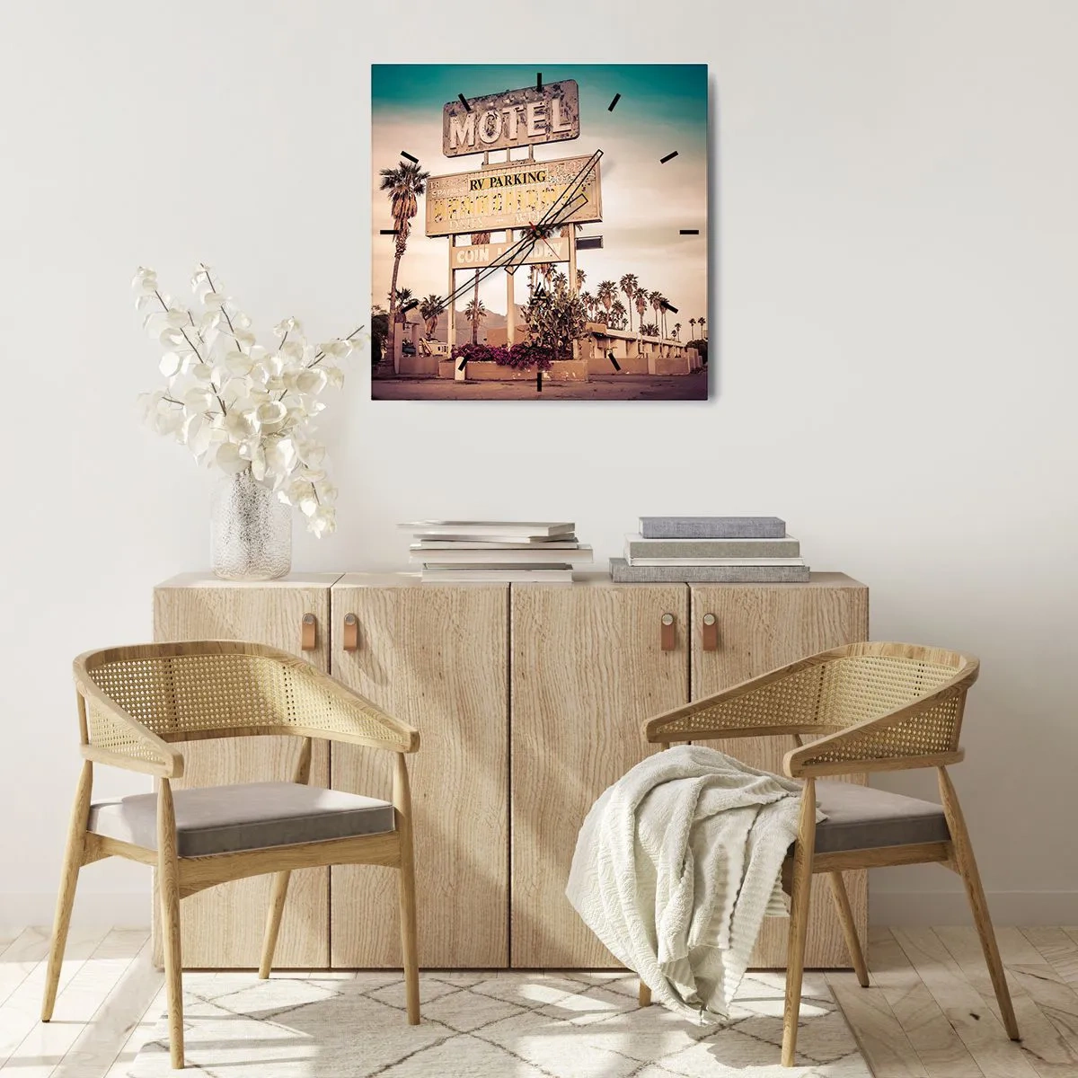 Horloge murale - Pendule murale - Panneau de motel rétro entouré de palmiers - 30x30cm - Ici, le temps s'est arrêté - Décoration murale moderne pour le salon et la chambre ARTTOR