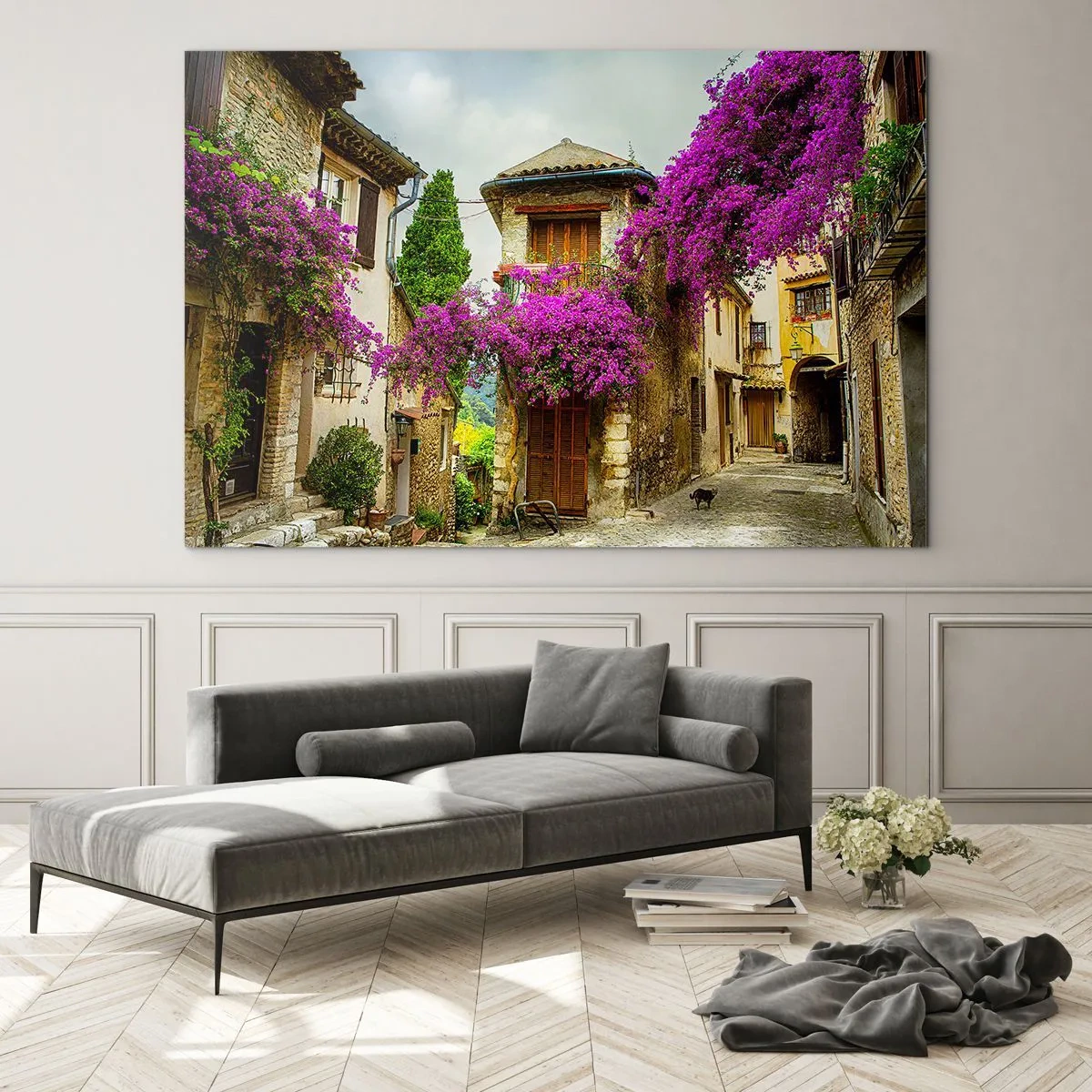 Impression sur verre - Image sur verre - Une rue charmante avec des vignes roses en fleurs et des maisons de rapport - 70x50cm - Sous un dais fleuri - Décoration murale moderne pour le salon et la chambre ARTTOR
