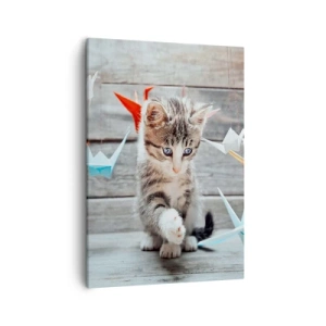 Impression sur toile - Image sur toile - Un chaton jouant avec des grues en papier origami suspendues. - 50x70cm - Première leçon - Décoration murale moderne pour le salon et la chambre ARTTOR
