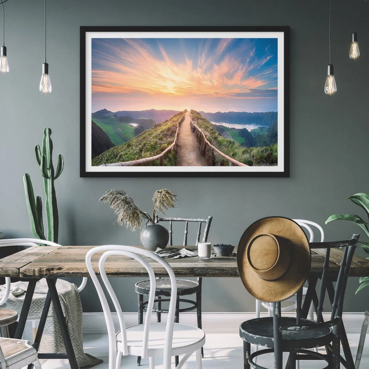 Affiche dans un cadre noir - Poster - Un sentier pittoresque sur une colline avec vue sur le coucher de soleil - 100x70cm - Proche du ciel - Décoration murale moderne pour le salon et la chambre ARTTOR