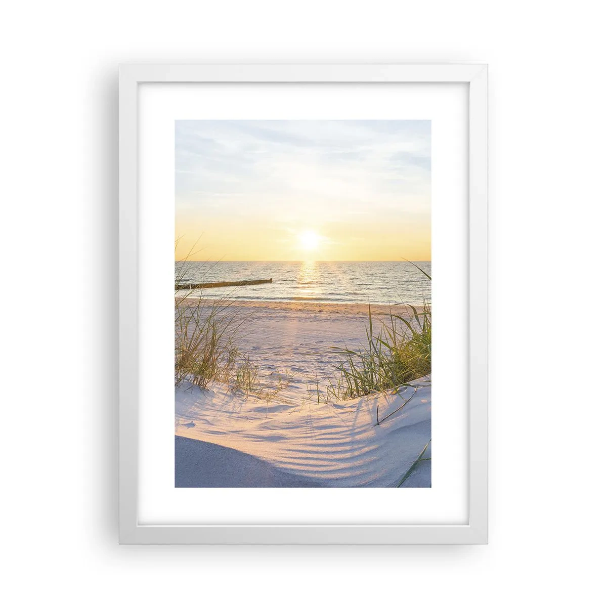 Affiche dans un cadre blanc - Poster - Le bruit de la mer, le chant des oiseaux, une plage sauvage parmi les herbes… - 30x40 cm