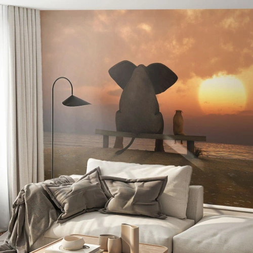 Papier Peint Photo Standard Eco - Un éléphant et un chien sur un banc admirant le coucher de soleil sur la mer. - 100x70cm - C'est bon de garder le silence ensemble - Décoration murale moderne pour le salon et la chambre ARTTOR