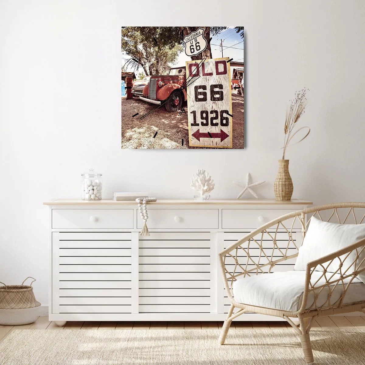 Horloge murale - Pendule murale - Voiture rétro et panneau Route 66 dans un cadre rustique - 30x30cm - La légende de la province américaine - Décoration murale moderne pour le salon et la chambre ARTTOR