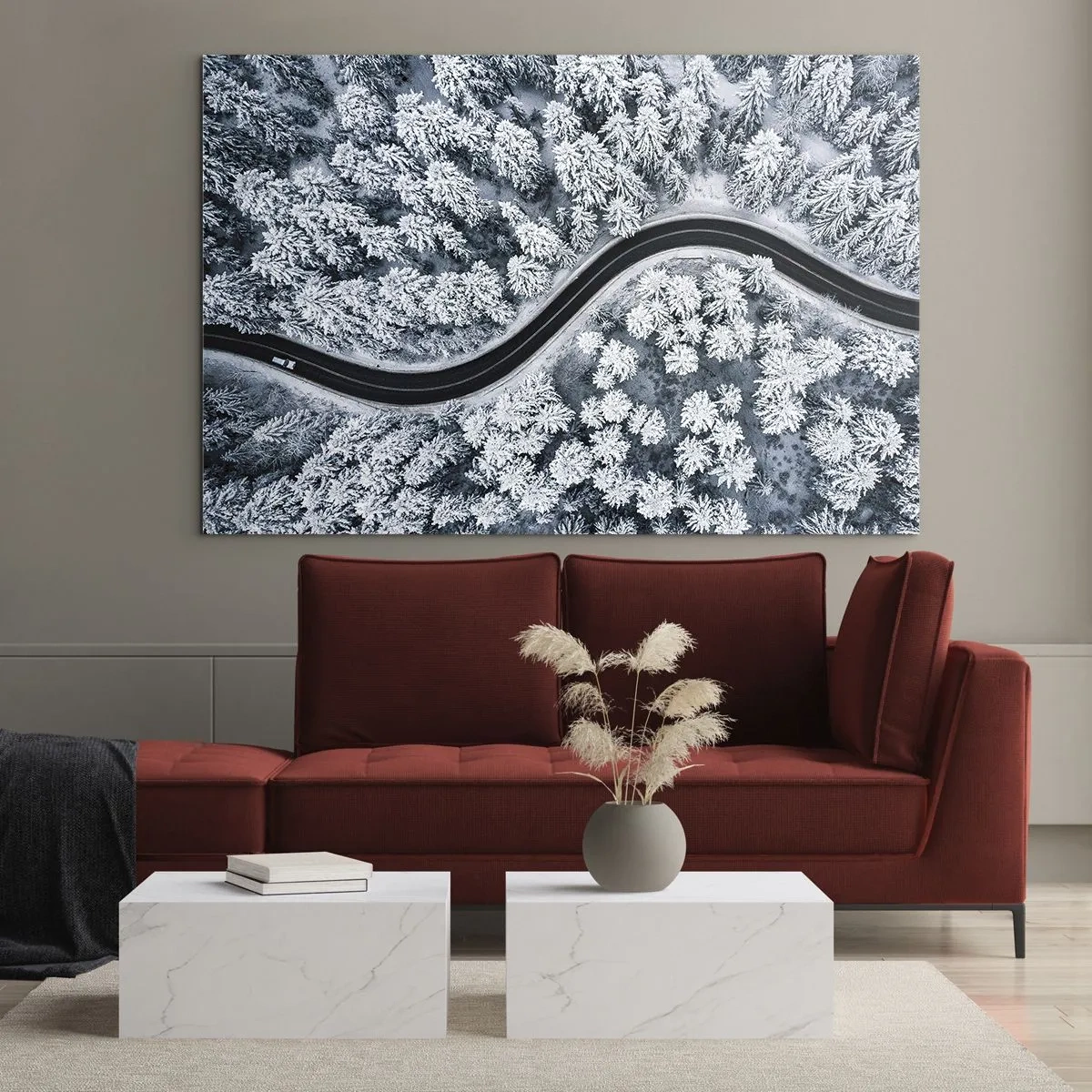 Impression sur verre - Image sur verre - Une route sinueuse à travers une forêt hivernale vue depuis un drone - 70x50cm - À travers une forêt d'hiver - Décoration murale moderne pour le salon et la chambre ARTTOR
