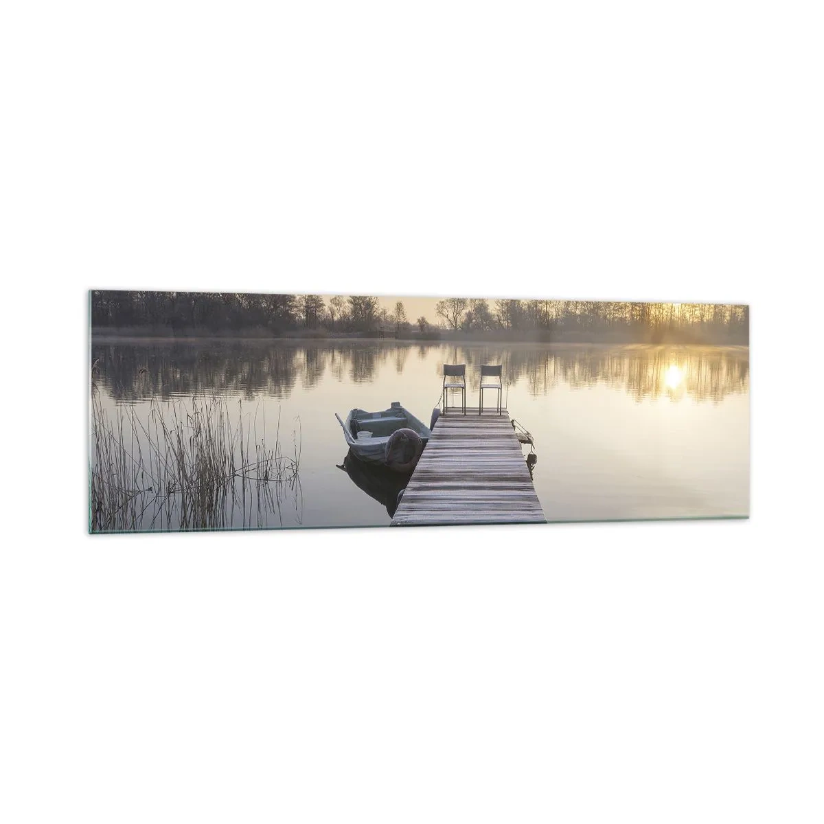 Impression sur verre - Image sur verre - Une jetée au bord du lac le matin avec un bateau et des chaises - 160x50cm - Je reviendrai - Décoration murale moderne pour le salon et la chambre ARTTOR