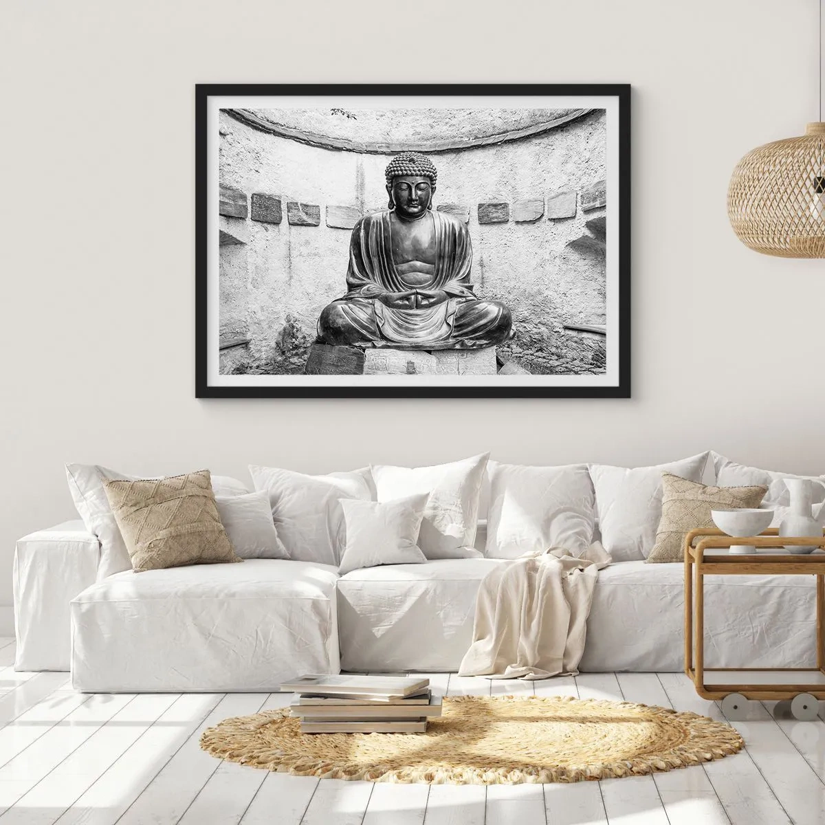 Affiche dans un cadre noir - Poster - Statue de Bouddha noir et blanc dans une pose méditative - 70x50cm - A la source de la paix - Décoration murale moderne pour le salon et la chambre ARTTOR