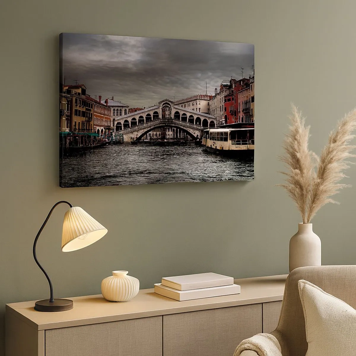 Impression sur toile - Image sur toile - Pont du Rialto à Venise sur le Grand Canal, architecture classique. - 70x50cm - Promesse d'une soirée vénitienne - Décoration murale moderne pour le salon et la chambre ARTTOR