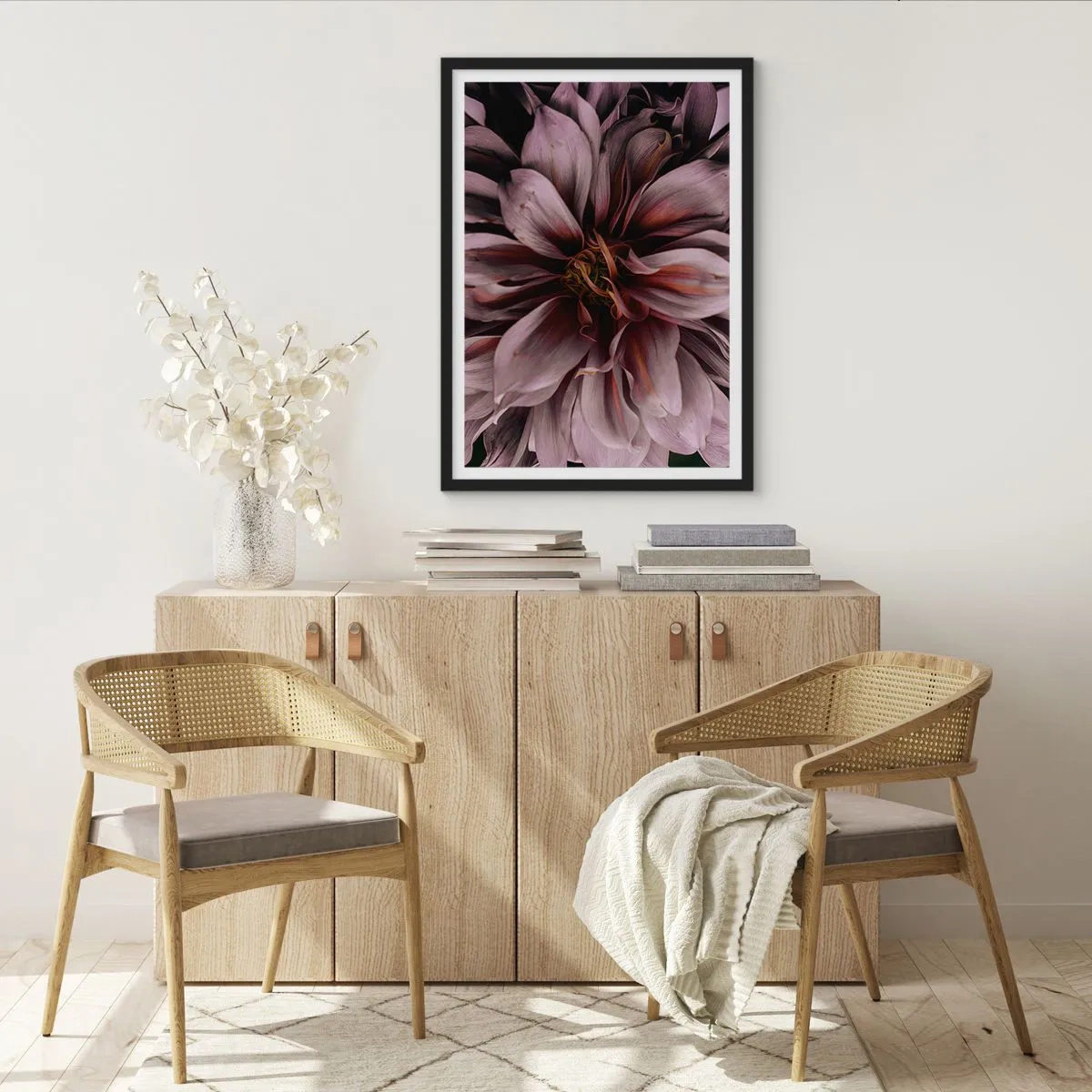 Affiche dans un cadre noir - Poster - Gros plan d'une fleur rose foncé - 50x70cm - Un coeur fleuri - Décoration murale moderne pour le salon et la chambre ARTTOR