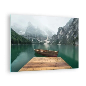 Impression sur verre - Image sur verre - Un bateau sur les quais d'un lac dans un paysage montagneux avec du brouillard - 70x50cm - Faire face à la fierté des rochers - Décoration murale moderne pour le salon et la chambre ARTTOR