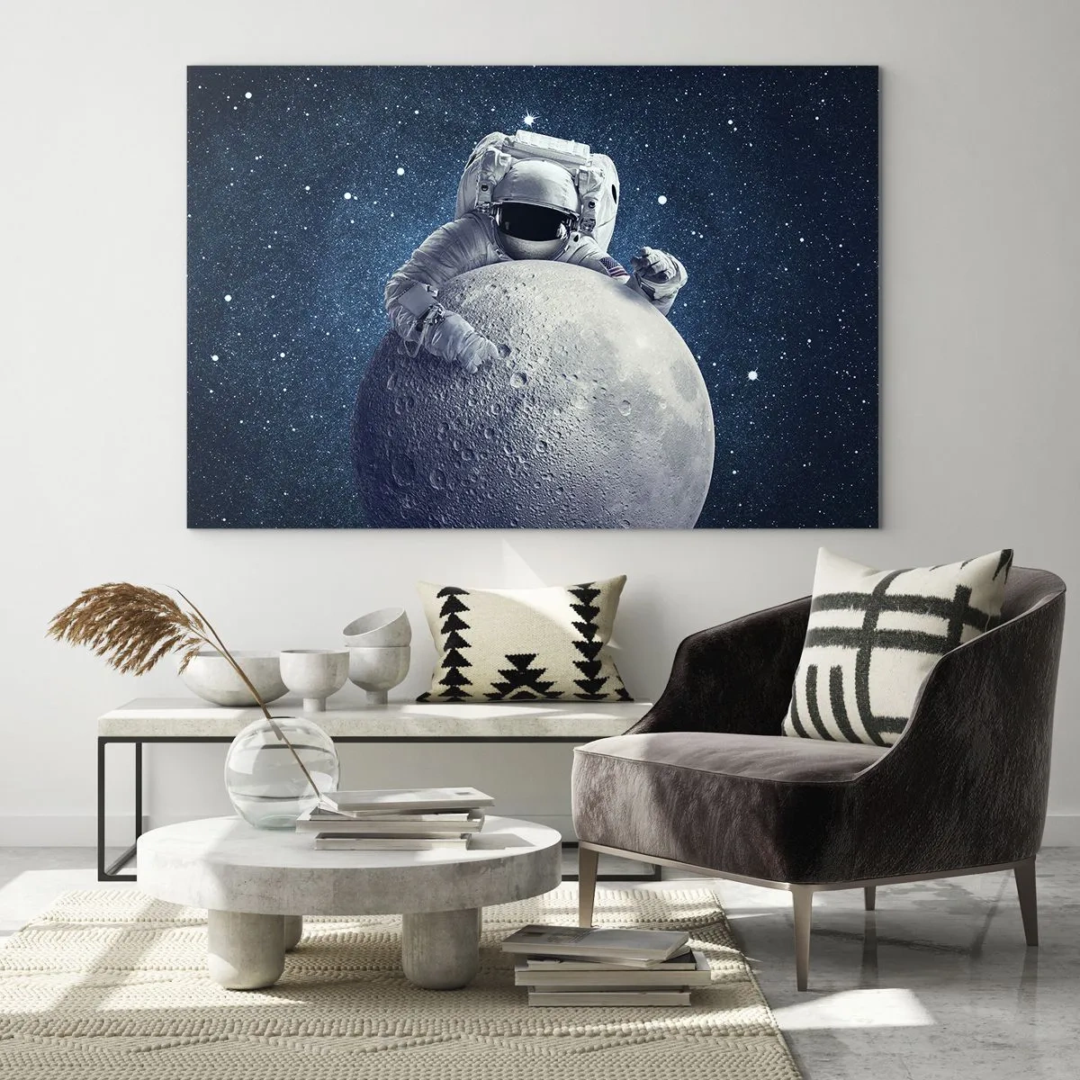 Impression sur verre - Image sur verre - Un astronaute étreignant la lune dans un ciel étoilé - 100x70cm - Comique de l'espace - Décoration murale moderne pour le salon et la chambre ARTTOR