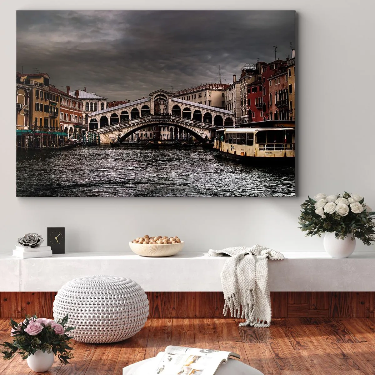 Impression sur toile - Image sur toile - Pont du Rialto à Venise sur le Grand Canal, architecture classique. - 100x70cm - Promesse d'une soirée vénitienne - Décoration murale moderne pour le salon et la chambre ARTTOR