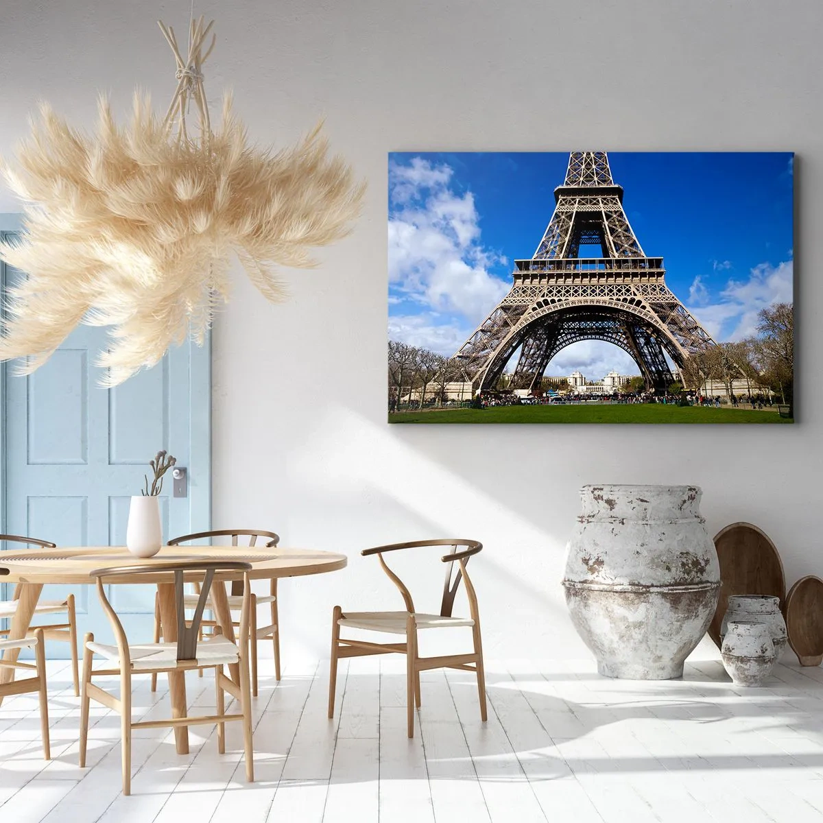 Impression sur toile - Image sur toile - La Tour Eiffel sur fond de ciel bleu et de parc verdoyant - 70x50cm - Tout Paris à ses pieds - Décoration murale moderne pour le salon et la chambre ARTTOR
