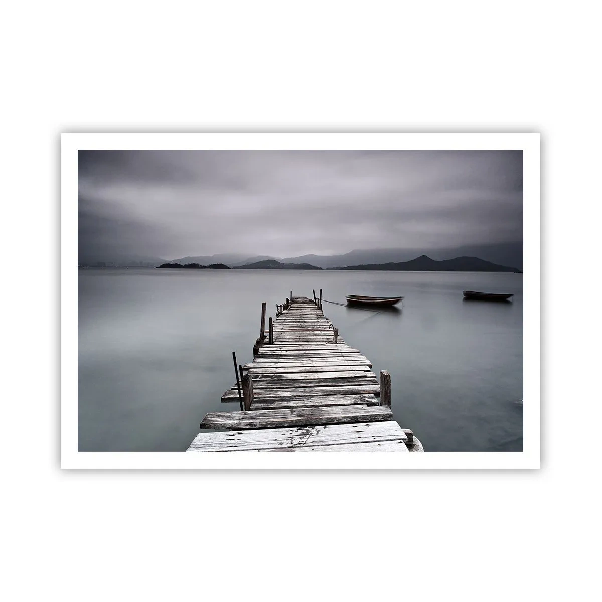 Affiche - Poster - Un pont en bois menant à la surface calme du lac - 100x70cm - Tu peux partir demain - Décoration murale moderne pour le salon et la chambre ARTTOR