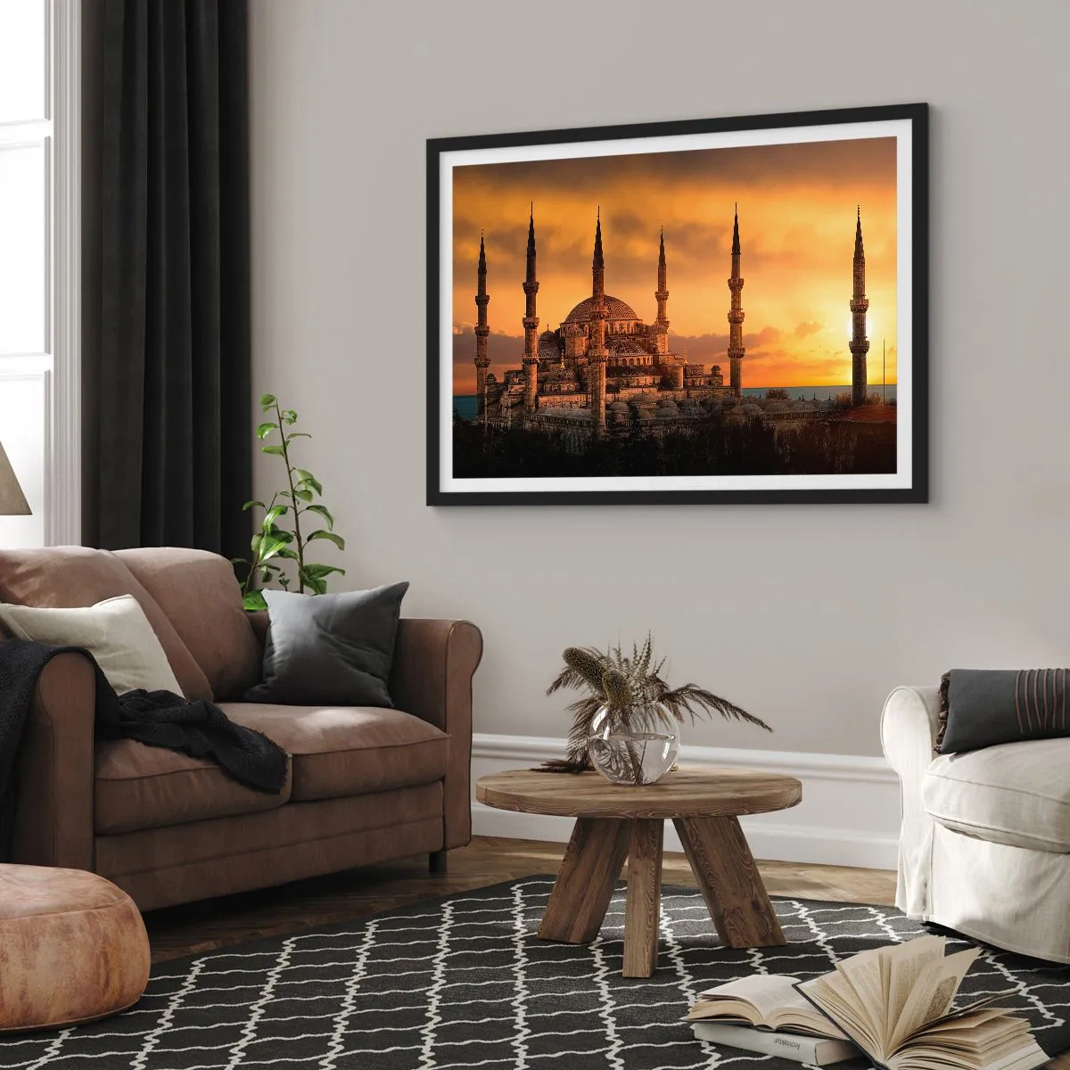 Affiche dans un cadre noir - Poster - La mosquée au coucher du soleil aux couleurs chaudes - 70x50cm - Dieu est grand - Décoration murale moderne pour le salon et la chambre ARTTOR