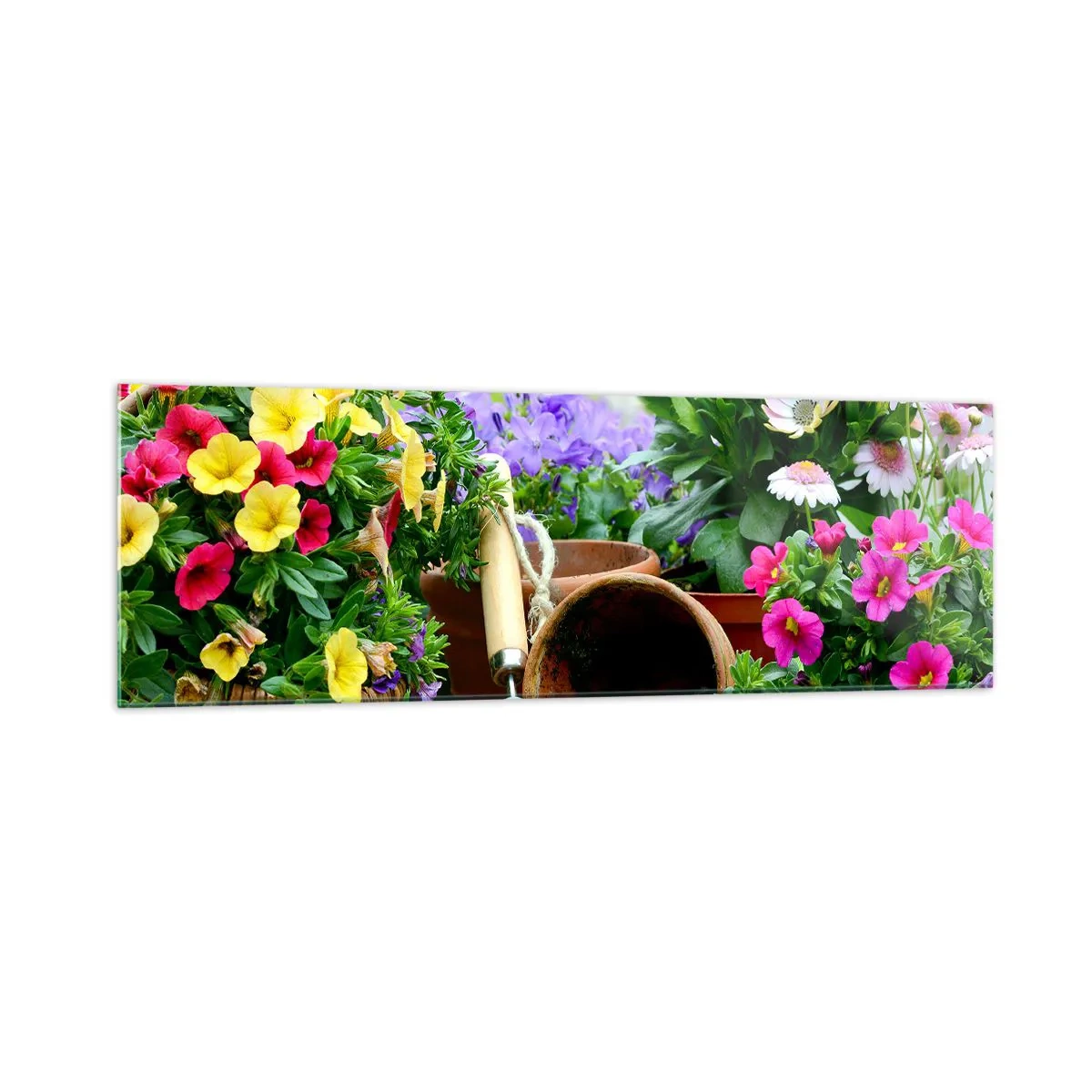 Impression sur verre - Image sur verre - Fleurs colorées dans des pots avec des outils de jardinage sur la table - 160x50cm - Le jardin de Zosia - Décoration murale moderne pour le salon et la chambre ARTTOR