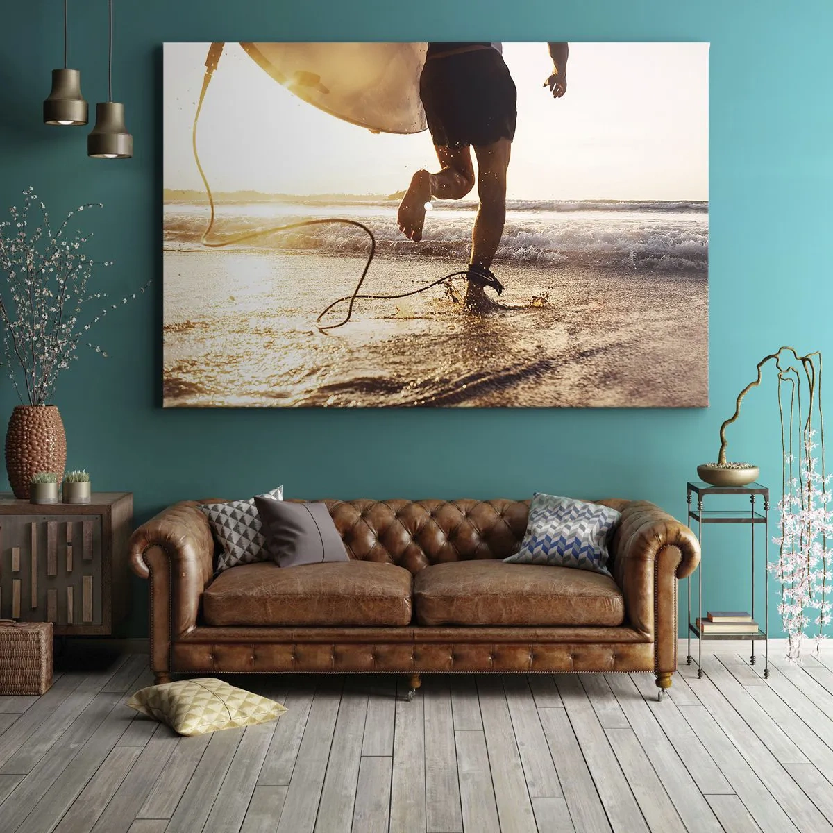 Impression sur toile - Image sur toile - Un surfeur court le long de la plage avec sa planche au soleil. - 70x50cm - A la rencontre des vagues - Décoration murale moderne pour le salon et la chambre ARTTOR
