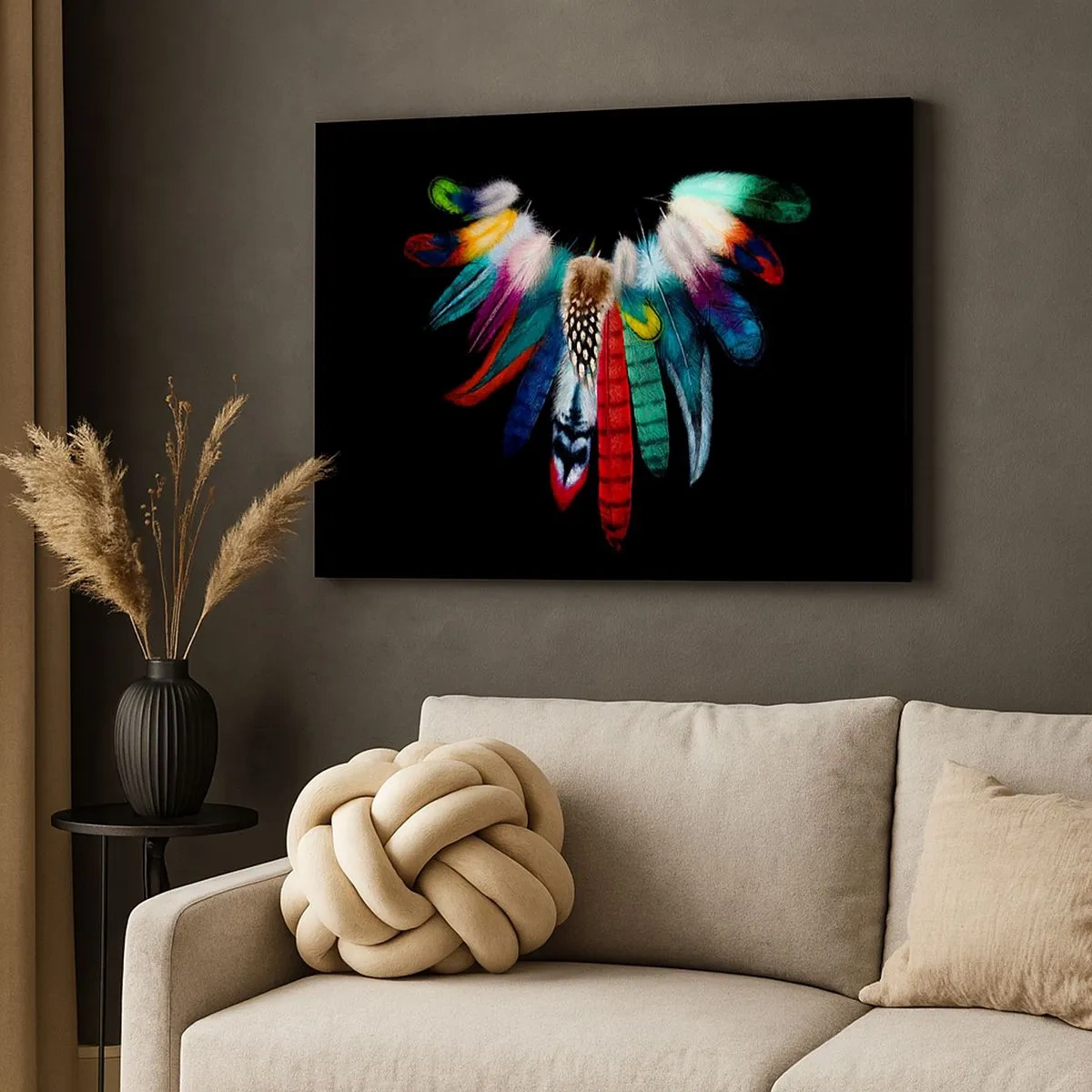 Impression sur toile - Image sur toile - Plumes colorées sur fond noir dans une composition artistique - 70x50cm - Collier indien - Décoration murale moderne pour le salon et la chambre ARTTOR