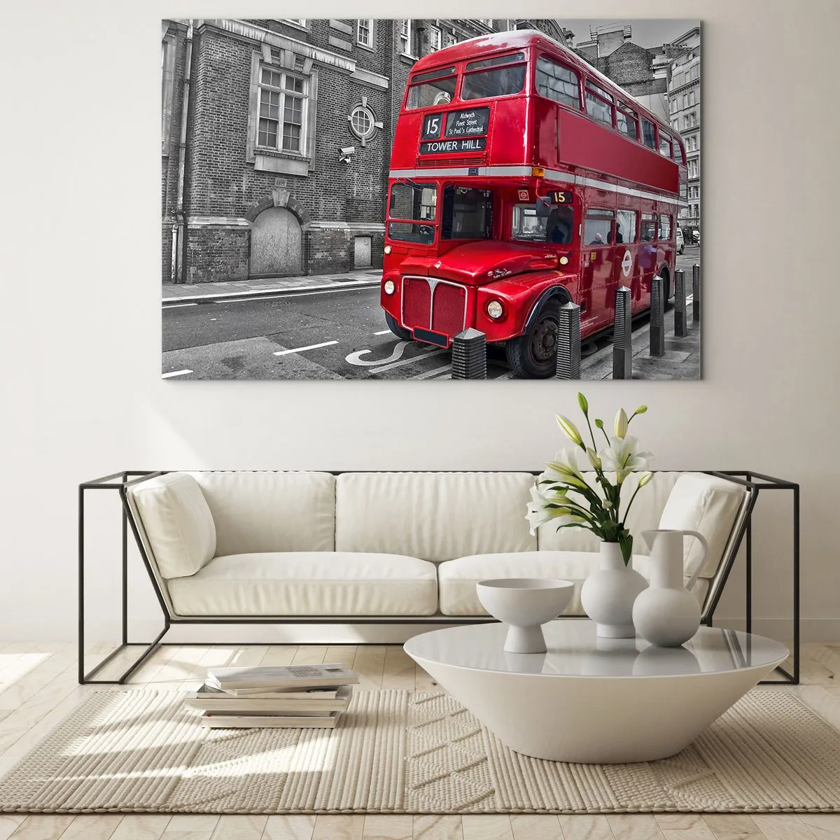 Impression sur verre - Image sur verre - Un bus londonien rouge sur un fond de rue noir et blanc - 70x50cm - Toujours la même chose - Décoration murale moderne pour le salon et la chambre ARTTOR