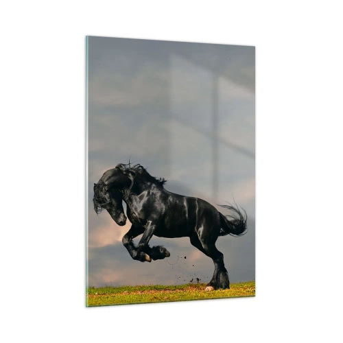 Impression sur verre - Image sur verre - Un cheval noir dans un saut dynamique contre un ciel nuageux - 50x70cm - Beau et libre - Décoration murale moderne pour le salon et la chambre ARTTOR