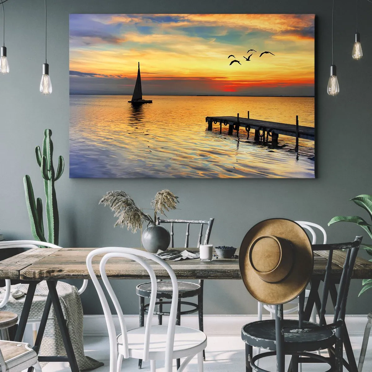 Impression sur toile - Image sur toile - Coucher de soleil avec un voilier et une jetée sur un lac calme - 70x50cm - Le soir revient - Décoration murale moderne pour le salon et la chambre ARTTOR