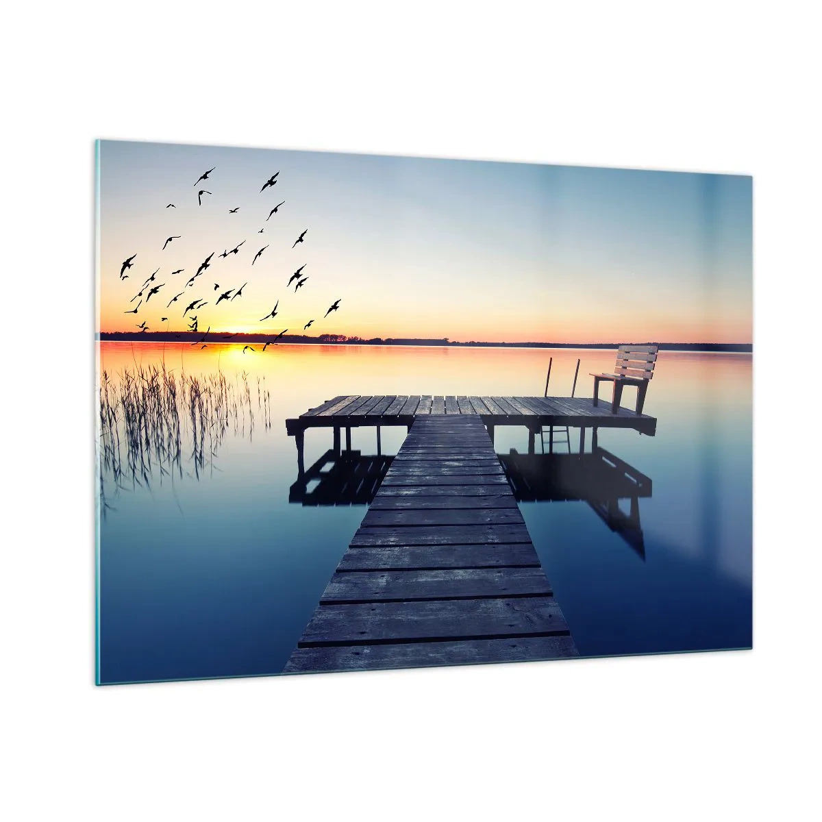 Impression sur verre - Image sur verre - Une jetée sur le lac avec vue sur le coucher de soleil et les oiseaux en vol - 100x70cm - C'était une bonne journée - Décoration murale moderne pour le salon et la chambre ARTTOR