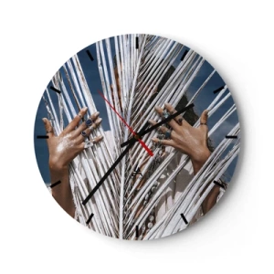 Horloge murale - Pendule murale - Mains décorées d'anneaux derrière des feuilles de palmier blanches - 30x30cm - Fille de chaman ? - Décoration murale moderne pour le salon, la cuisine et la chambre ARTTOR