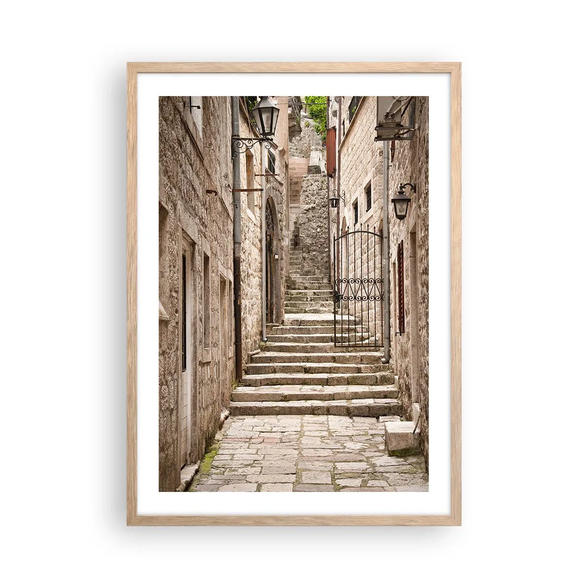 Affiche dans un chêne clair - Poster - Une vieille ruelle magique - 50x70 cm