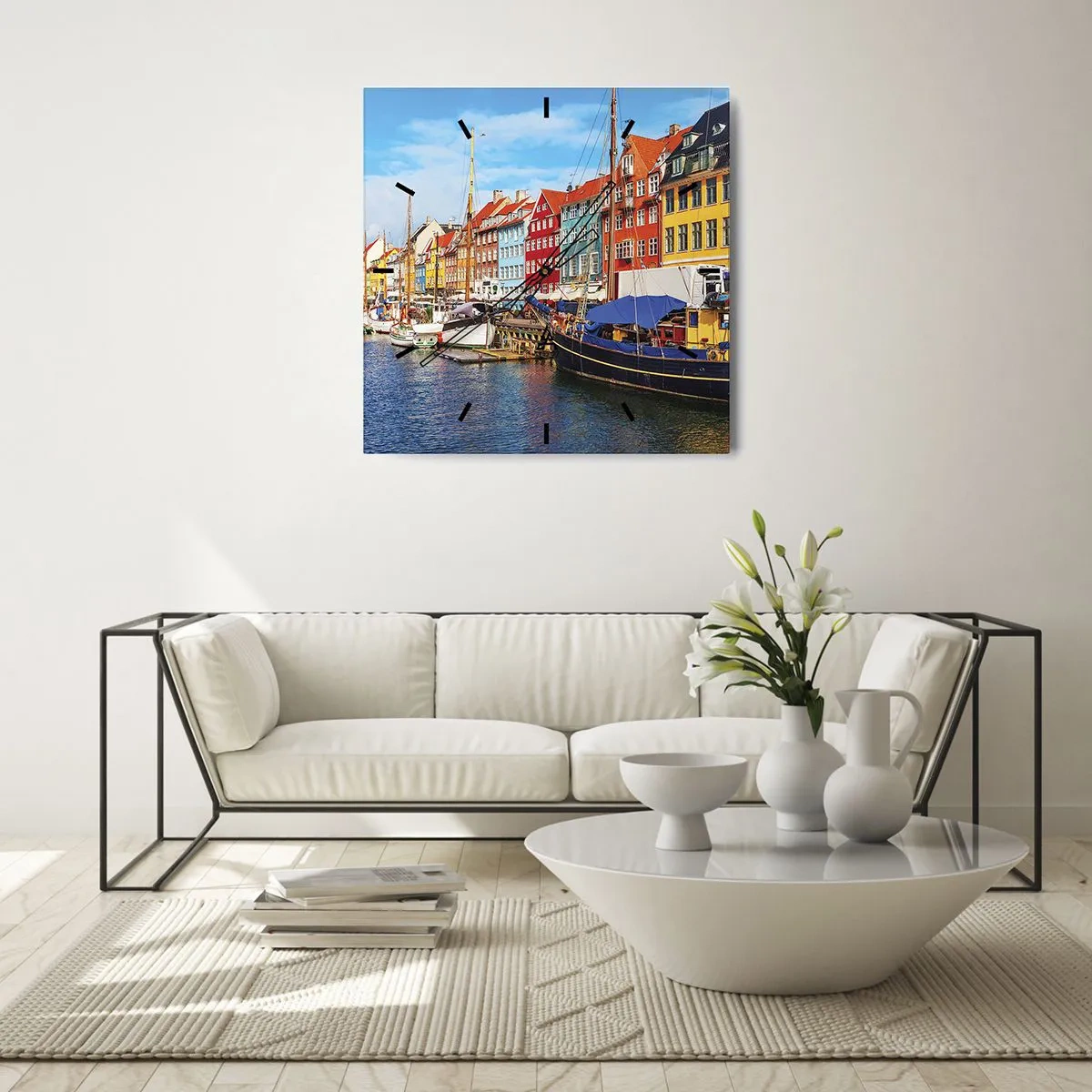 Horloge murale - Pendule murale - Maisons colorées sur le canal avec des bateaux au soleil - 30x30cm - Quai joyeux - Décoration murale moderne pour le salon et la chambre ARTTOR