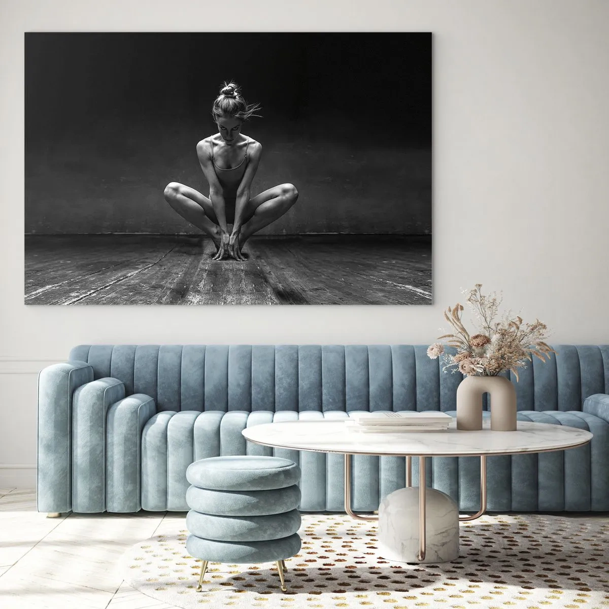 Impression sur verre - Image sur verre - Une danseuse dans une pose de ballet sur un plancher en bois - 120x80cm - Concentration de l'énergie de la danse - Décoration murale moderne pour le salon et la chambre ARTTOR