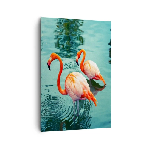 Impression sur toile - Image sur toile - Deux flamants roses dans l'eau calme reflétant leur environnement - 70x100cm - Nous sommes à la mode maintenant - Décoration murale moderne pour le salon et la chambre ARTTOR