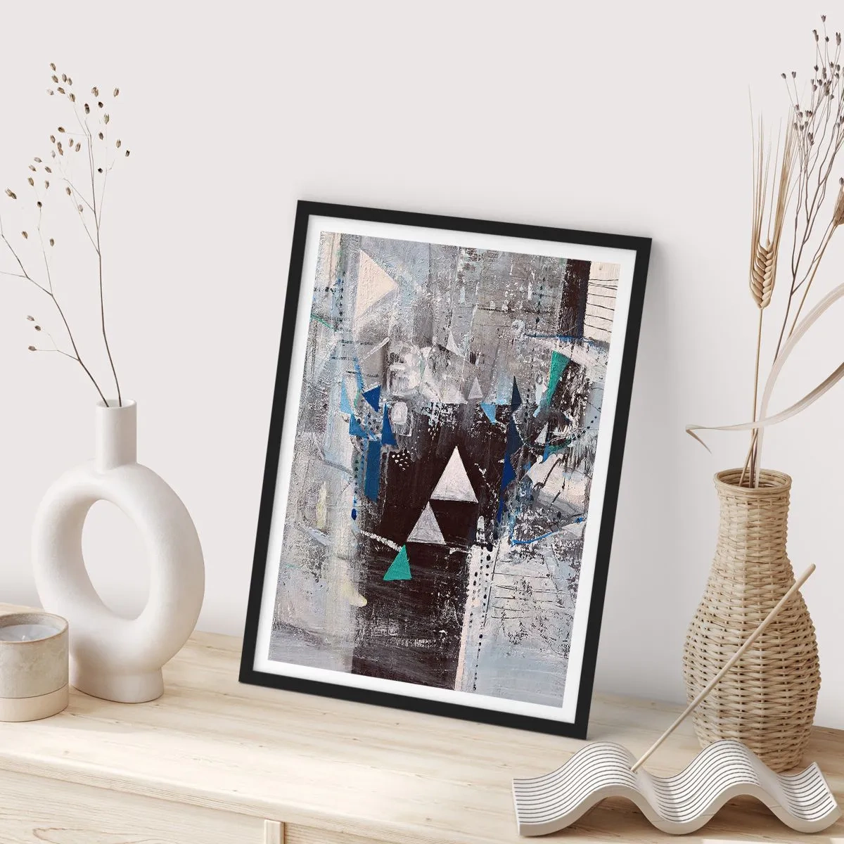 Affiche dans un cadre noir - Poster - Ordre prioritaire des triangles - 70x100 cm