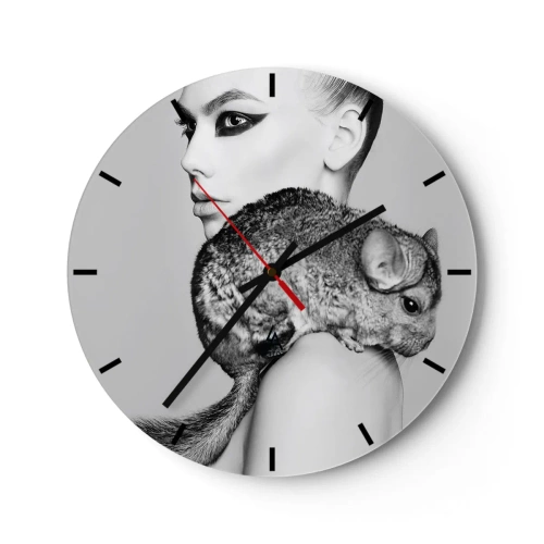 Horloge murale - Pendule murale - Portrait d'une femme avec un chinchilla en noir et blanc - 30x30cm - Dame au chinchilla - Décoration murale moderne pour le salon, la cuisine et la chambre ARTTOR