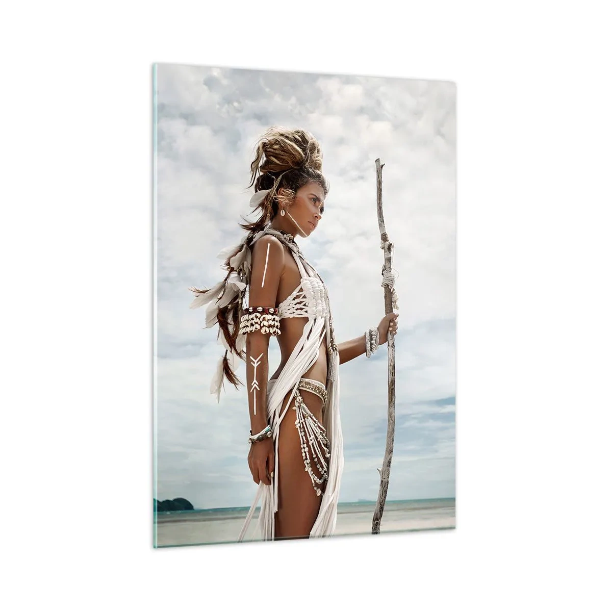 Impression sur verre - Image sur verre - Une figure exotique contre la plage et le ciel - 50x70cm - Reine des tropiques - Décoration murale moderne pour le salon et la chambre ARTTOR