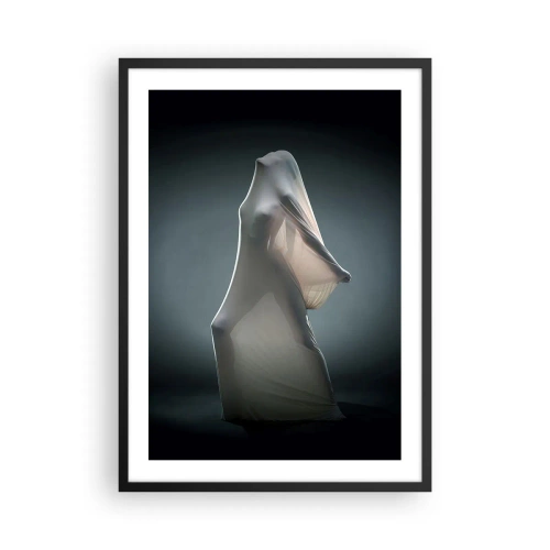 Affiche dans un cadre noir - Poster - Une silhouette cachée sous un matériau transparent sur un fond sombre - 50x70cm - Une soif secrète - Décoration murale moderne pour le salon et la chambre ARTTOR