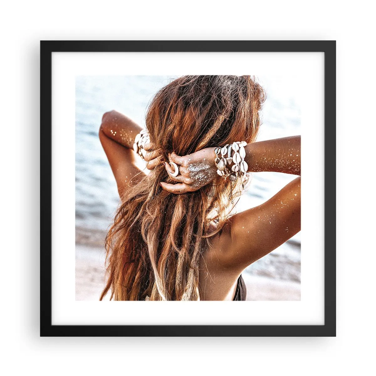 Affiche dans un cadre noir - Poster - La soeur de l'eau et du soleil - 40x40 cm