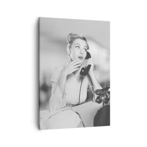 Impression sur toile - Image sur toile - Une femme parlant au téléphone devant une machine à écrire - 50x70cm - Hello! Ici les années 50 - Décoration murale moderne pour le salon et la chambre ARTTOR