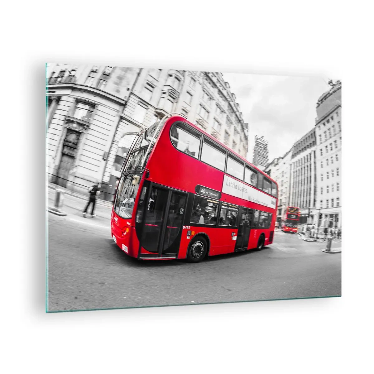 Impression sur verre - Image sur verre - Un bus rouge en mouvement sur fond de rues de Londres - 70x50cm - Londres traditionnellement - en bus - Décoration murale moderne pour le salon et la chambre ARTTOR