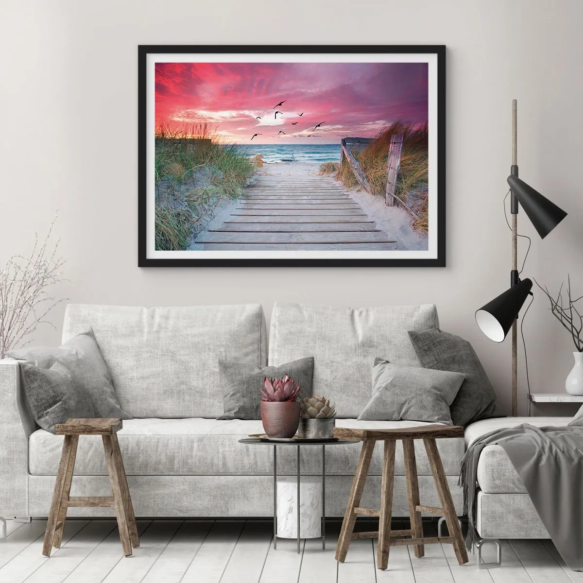 Affiche dans un cadre noir - Poster - Chemin en bois sur la plage au coucher du soleil rose - 100x70cm - Impression de la Baltique - Décoration murale moderne pour le salon et la chambre ARTTOR