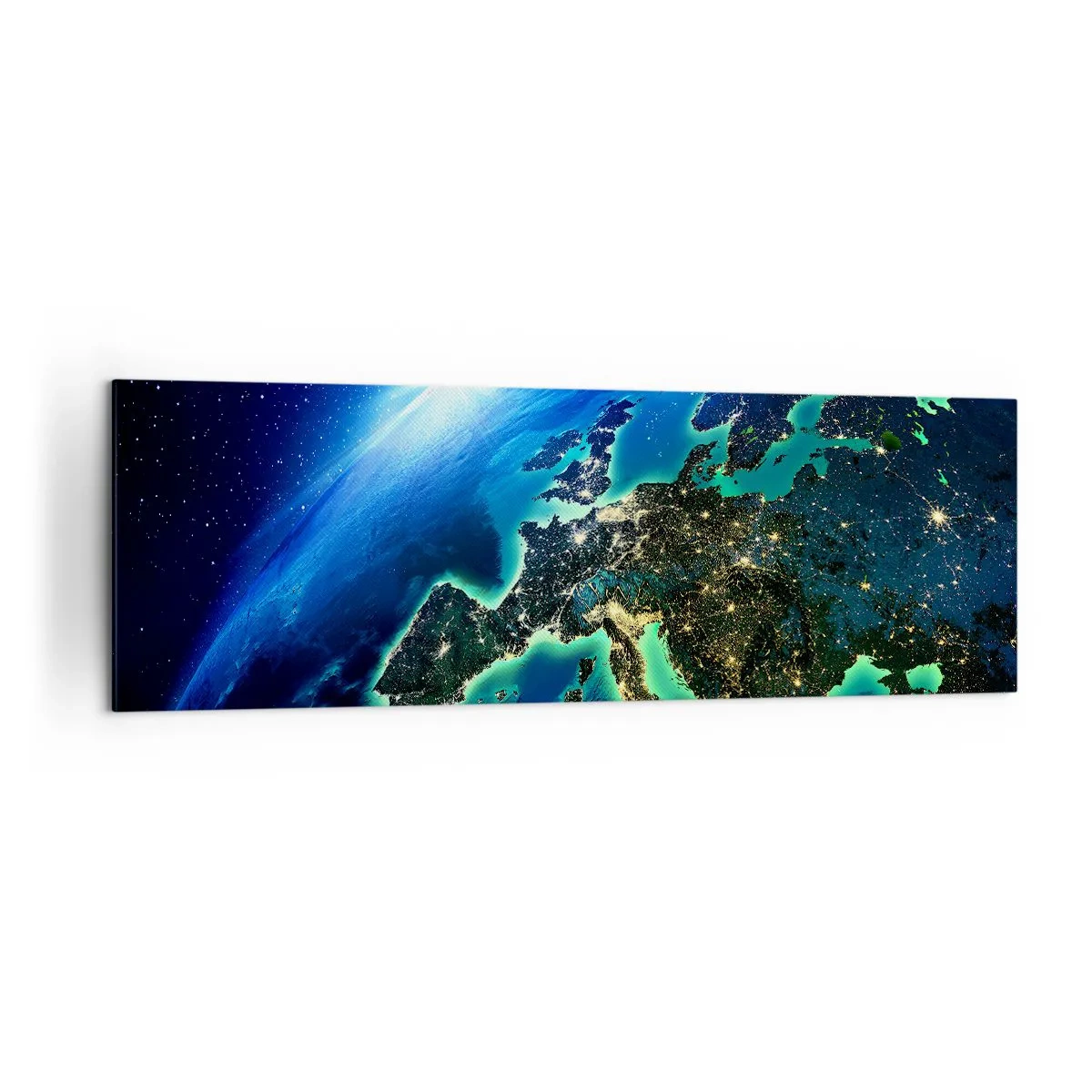 Impression sur toile - Image sur toile - Une vue d'Europe depuis l'espace à la lueur du soleil levant. - 160x50cm - Europe pétillante - Décoration murale moderne pour le salon et la chambre ARTTOR