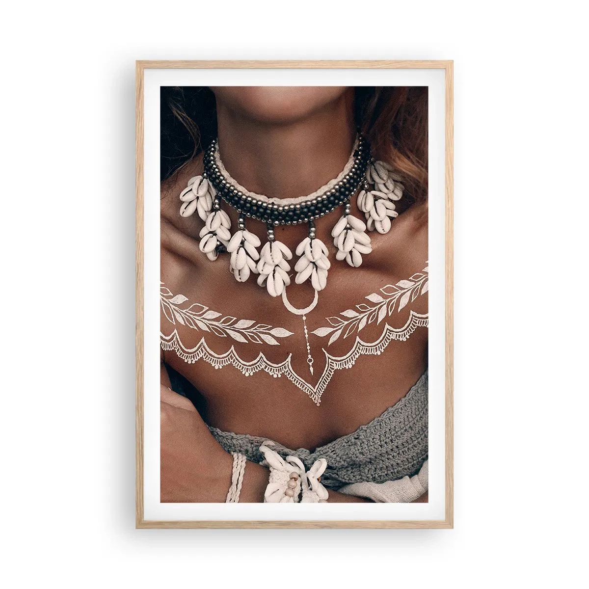 Affiche dans un chêne clair - Poster - Talismans, rituels de la féminité - 61x91 cm