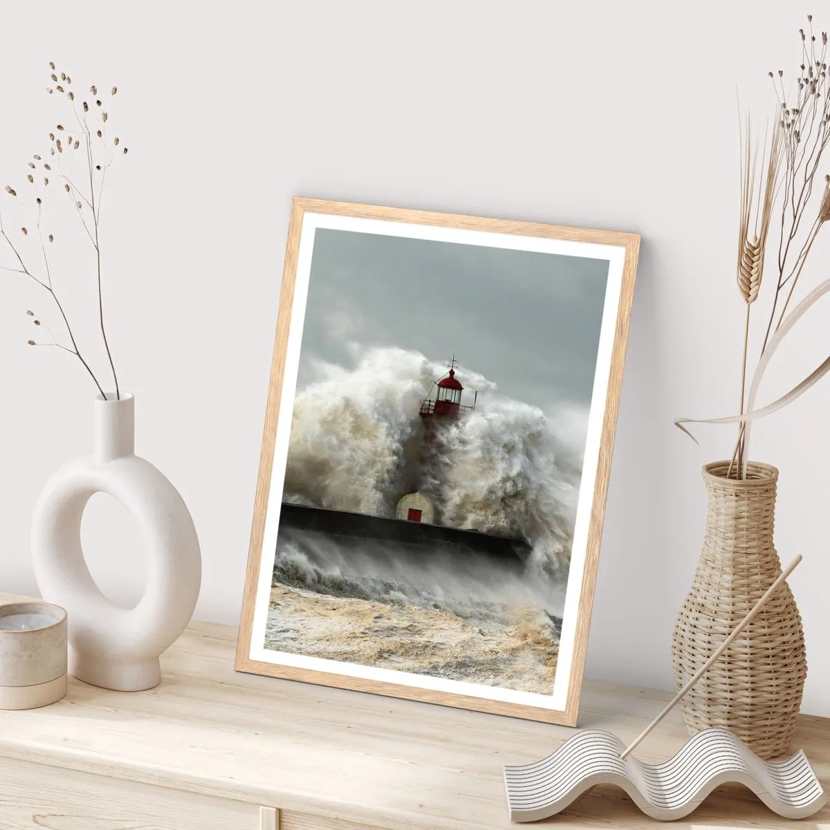 Affiche dans un chêne clair - Poster - La colère de l'océan - 70x100 cm
