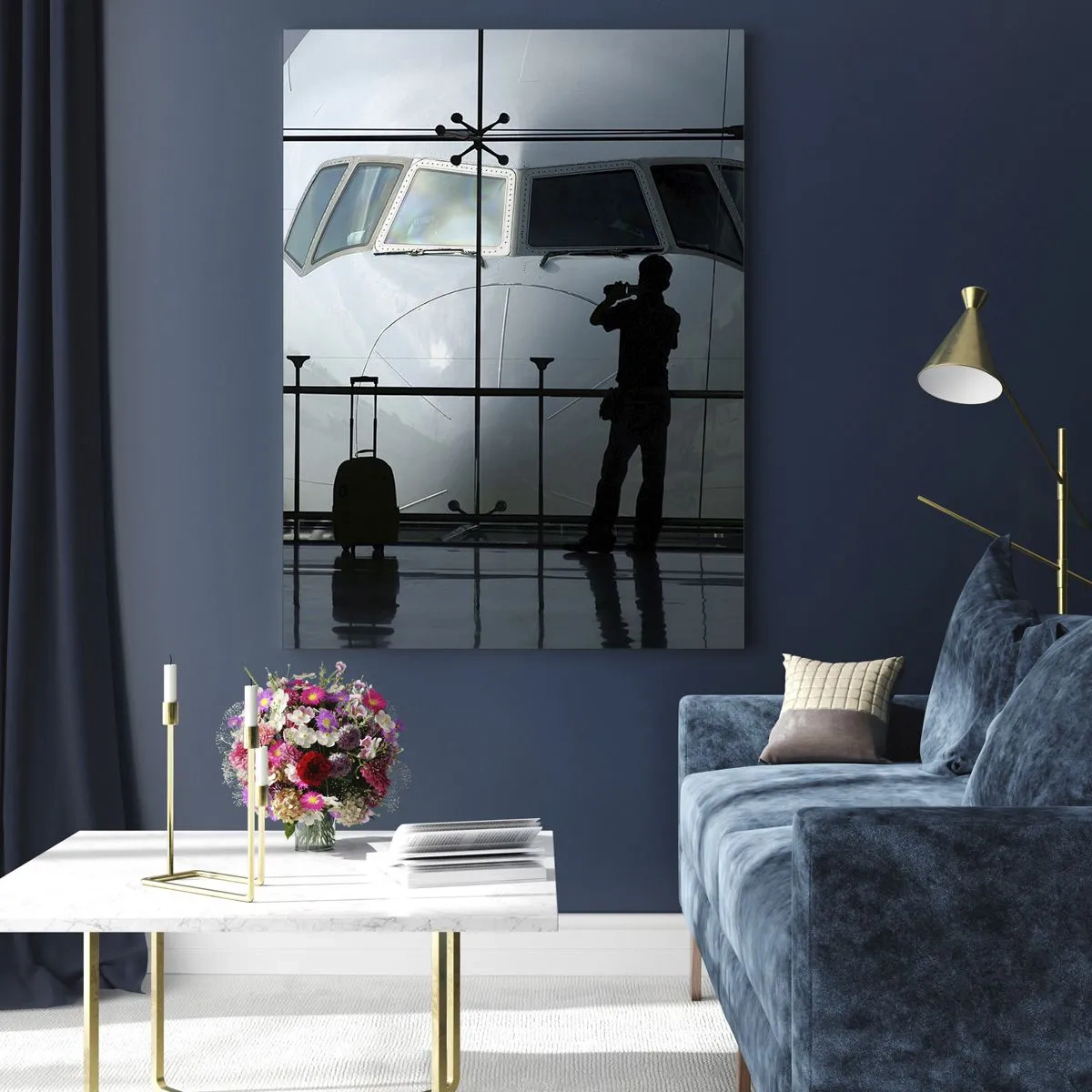 Impression sur verre - Image sur verre - Aéroport avec des silhouettes de personnes et une vue de l'avion - 80x120cm - Vis-à-vis de l'aéroport - Décoration murale moderne pour le salon et la chambre ARTTOR