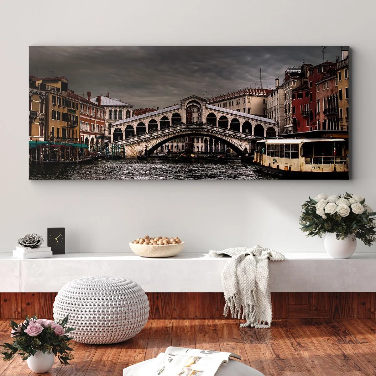 Impression sur toile - Image sur toile - Pont du Rialto à Venise sur le Grand Canal, architecture classique. - 120x50cm - Promesse d'une soirée vénitienne - Décoration murale moderne pour le salon et la chambre ARTTOR